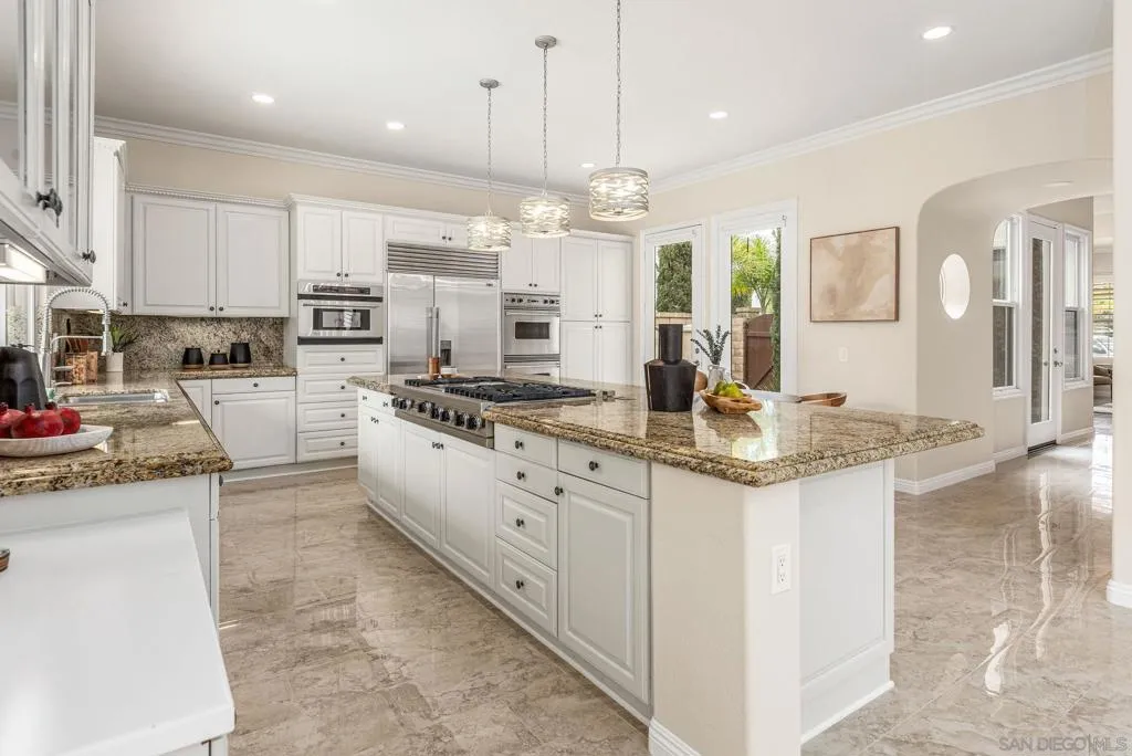 5582 Valerio Trl, San Diego, California 92130 home-pic-3